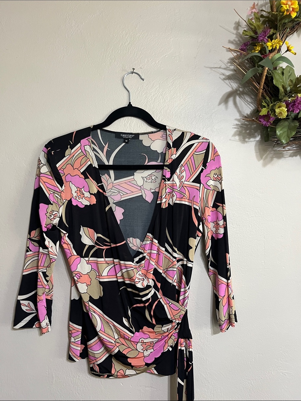 💐Karen Kane Black Wrap Blouse with Pink and Cream Floral Print